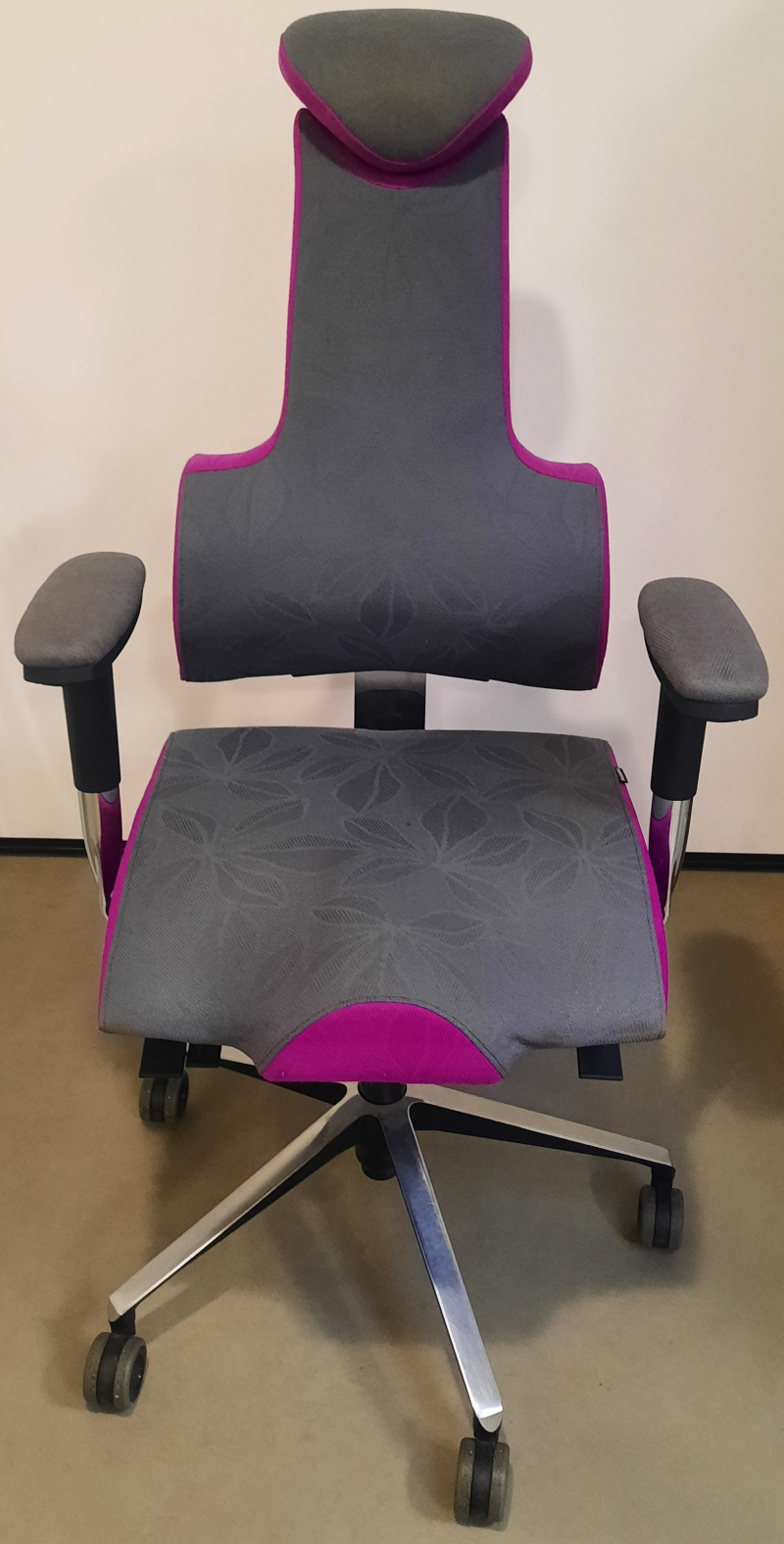 Terapeutická židle THERAPIA ENERGY XL PRO 4110 AX62 tmavě šedá/ AX76 světle fialová vzorkový kus PRAHA